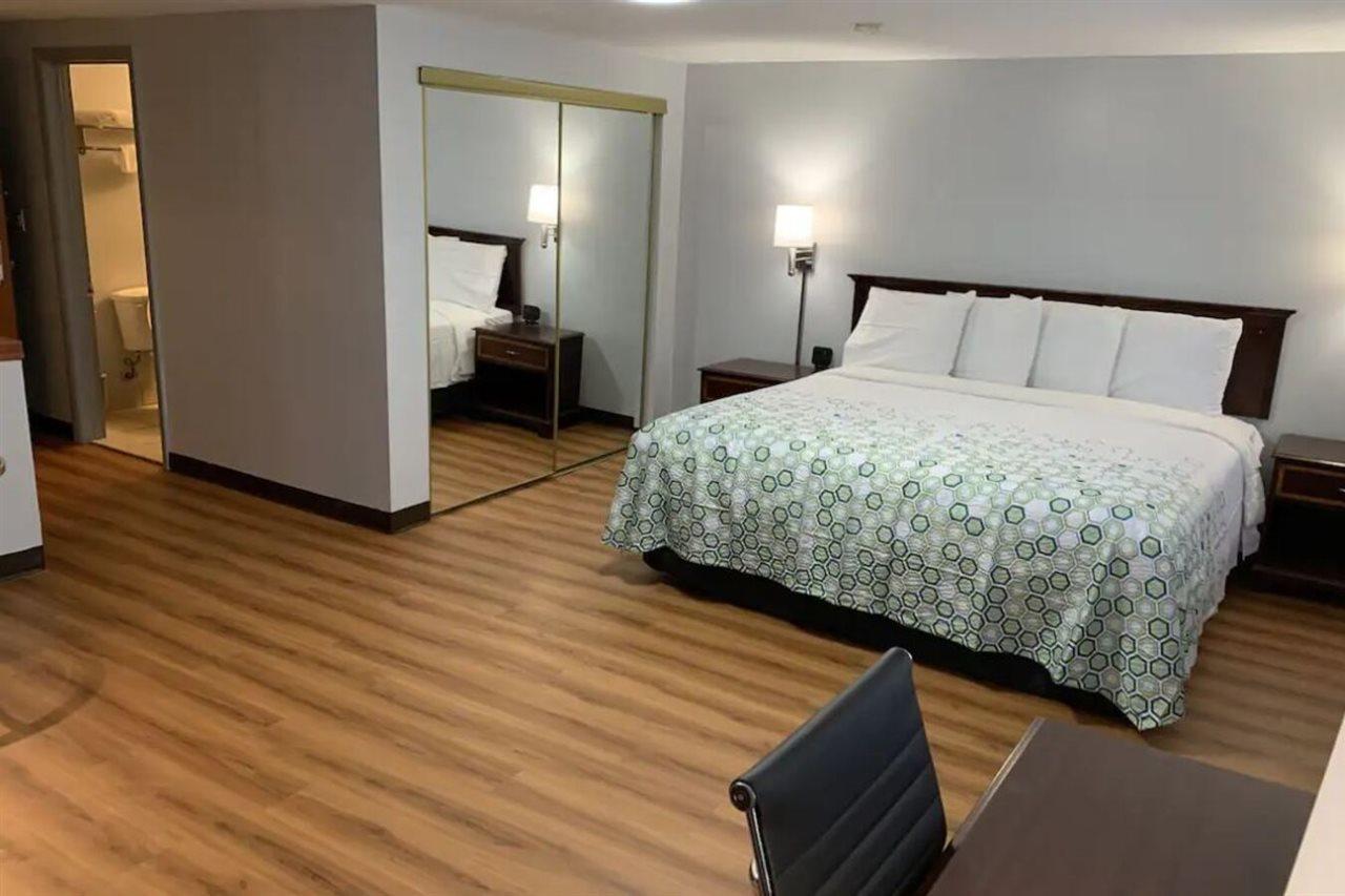 Econo Lodge Inn & Suites Denver Luaran gambar