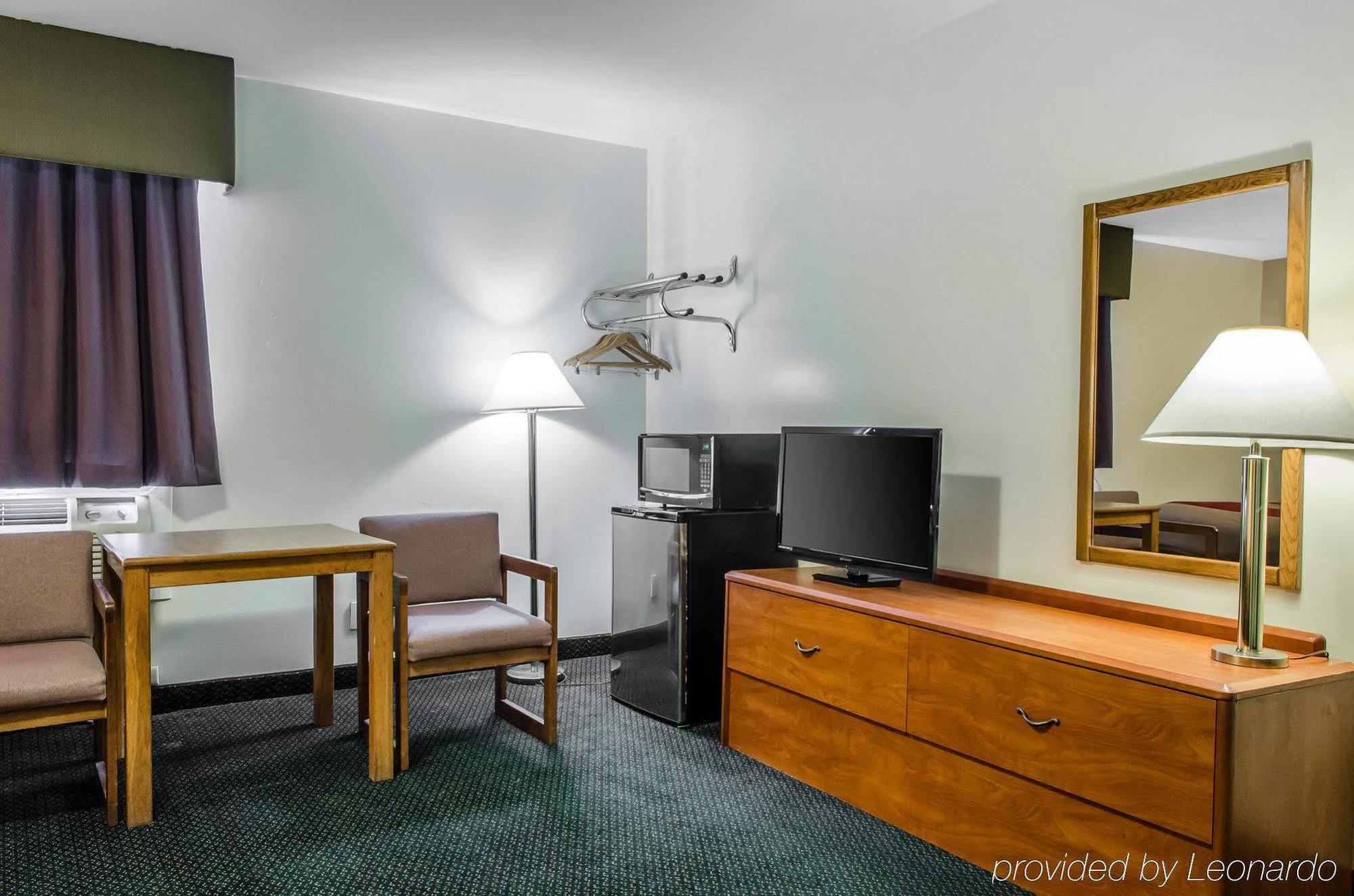Econo Lodge Inn & Suites Denver Luaran gambar