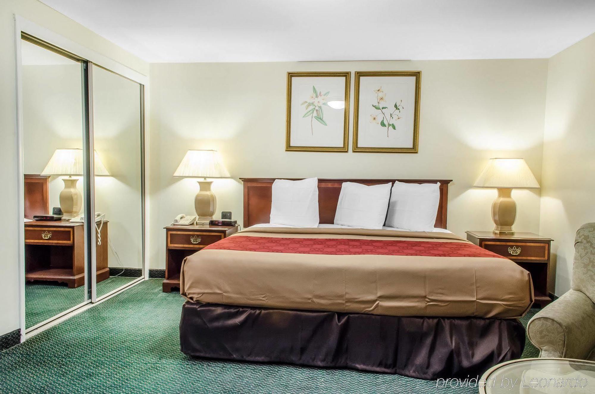 Econo Lodge Inn & Suites Denver Luaran gambar
