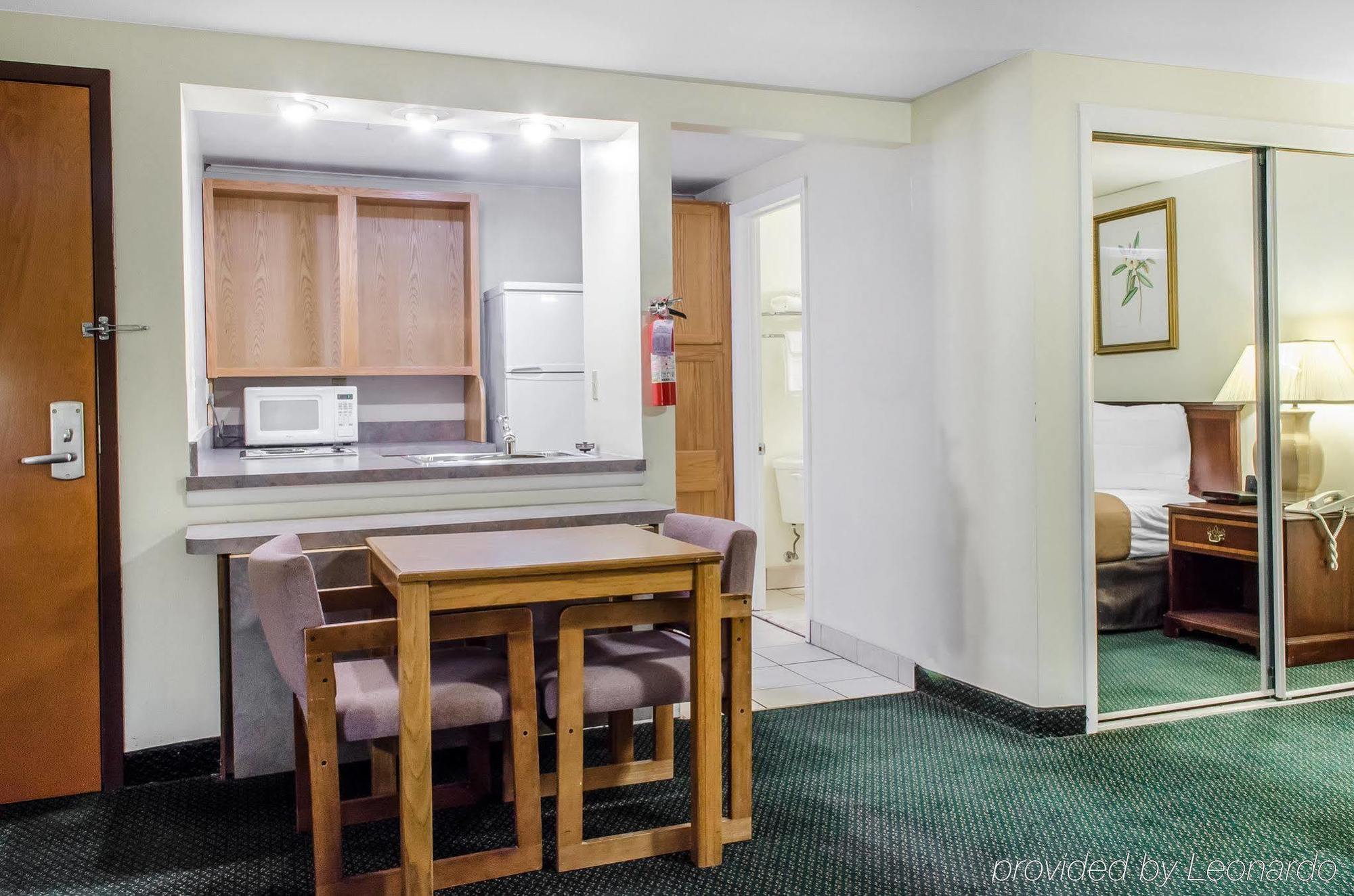 Econo Lodge Inn & Suites Denver Luaran gambar
