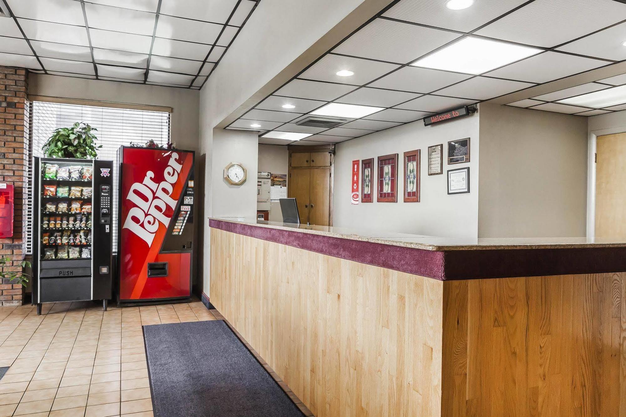 Econo Lodge Inn & Suites Denver Luaran gambar