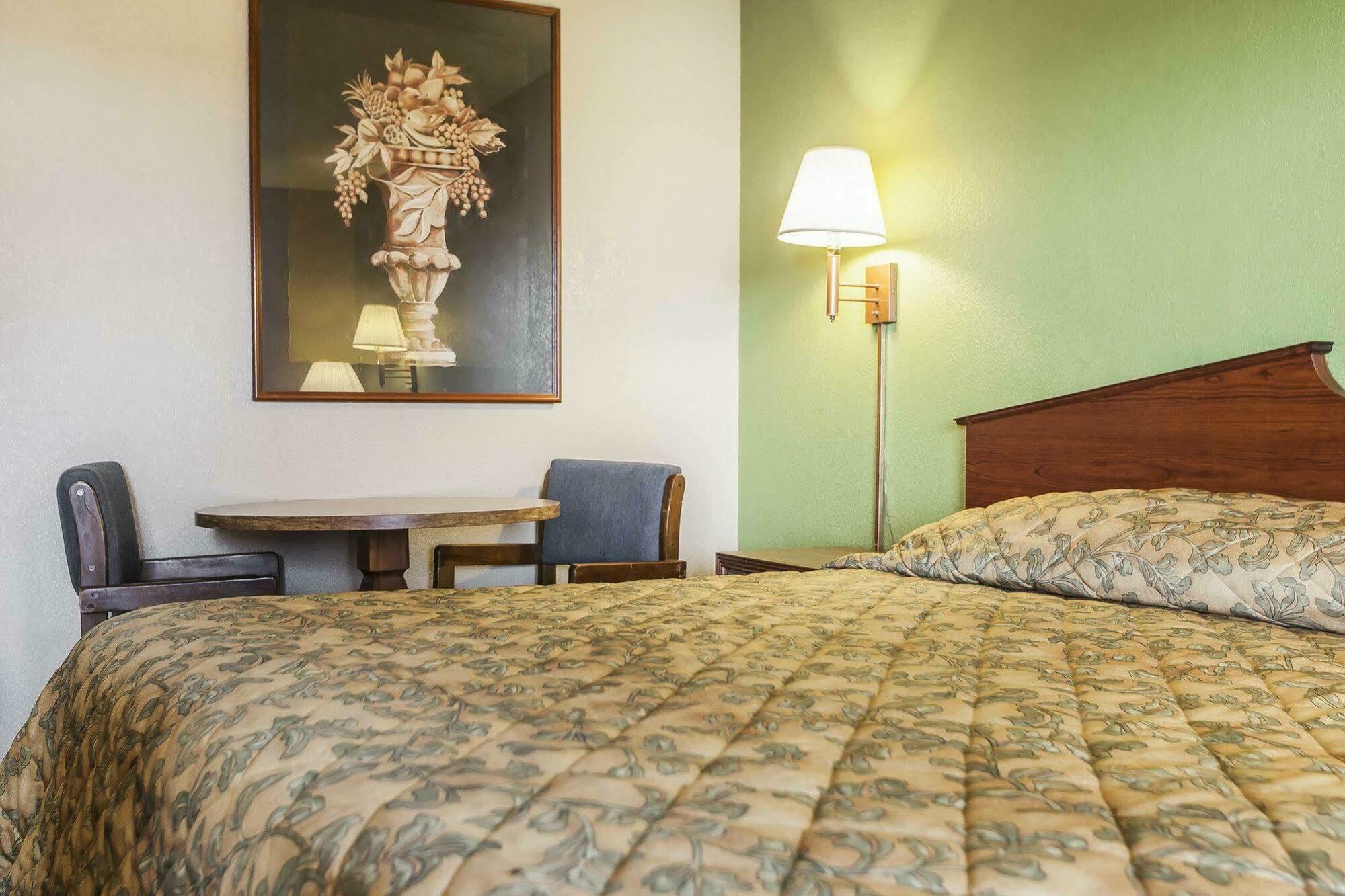 Econo Lodge Inn & Suites Denver Luaran gambar