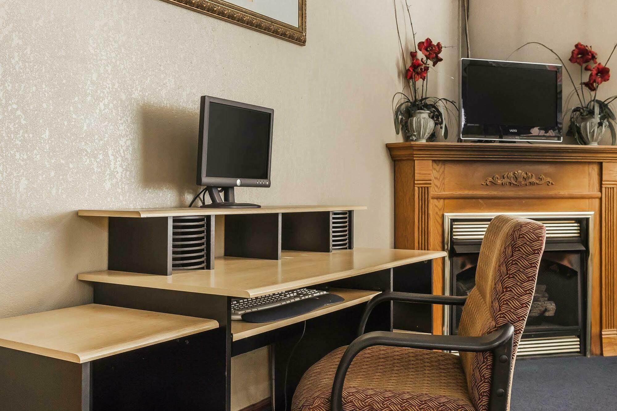 Econo Lodge Inn & Suites Denver Luaran gambar